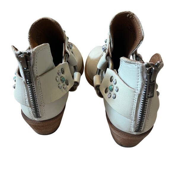 Frye Ray Stone Harness White Leather Studded Boots Size 6 - Picture 5 of 8